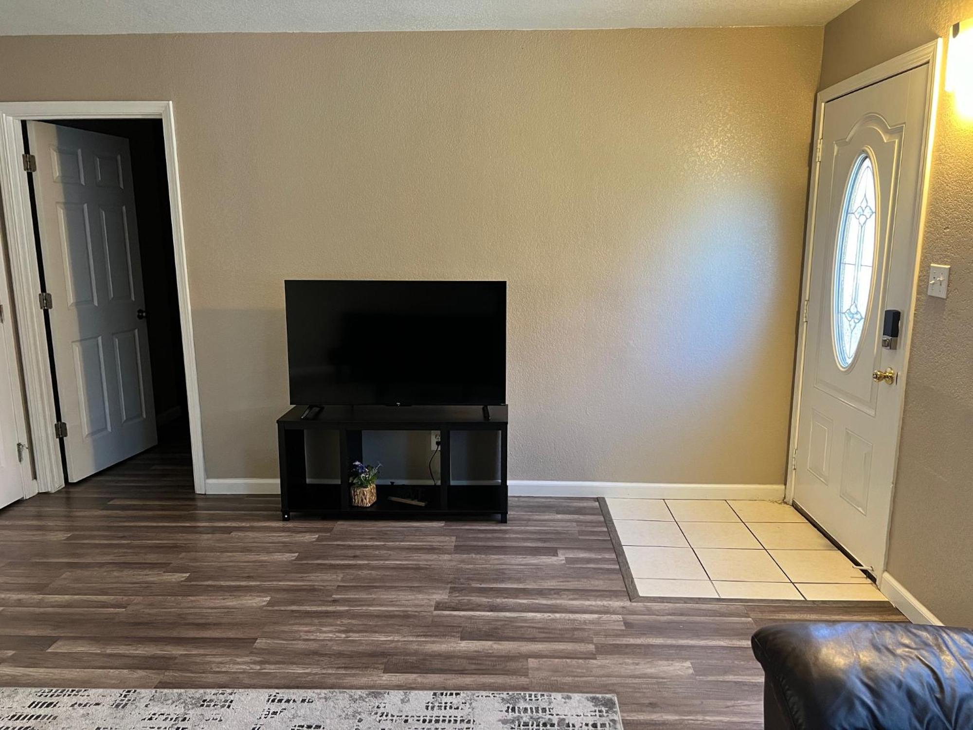 Quiet 1Bed,1Bath Condo With Free Parking Фресно Экстерьер фото