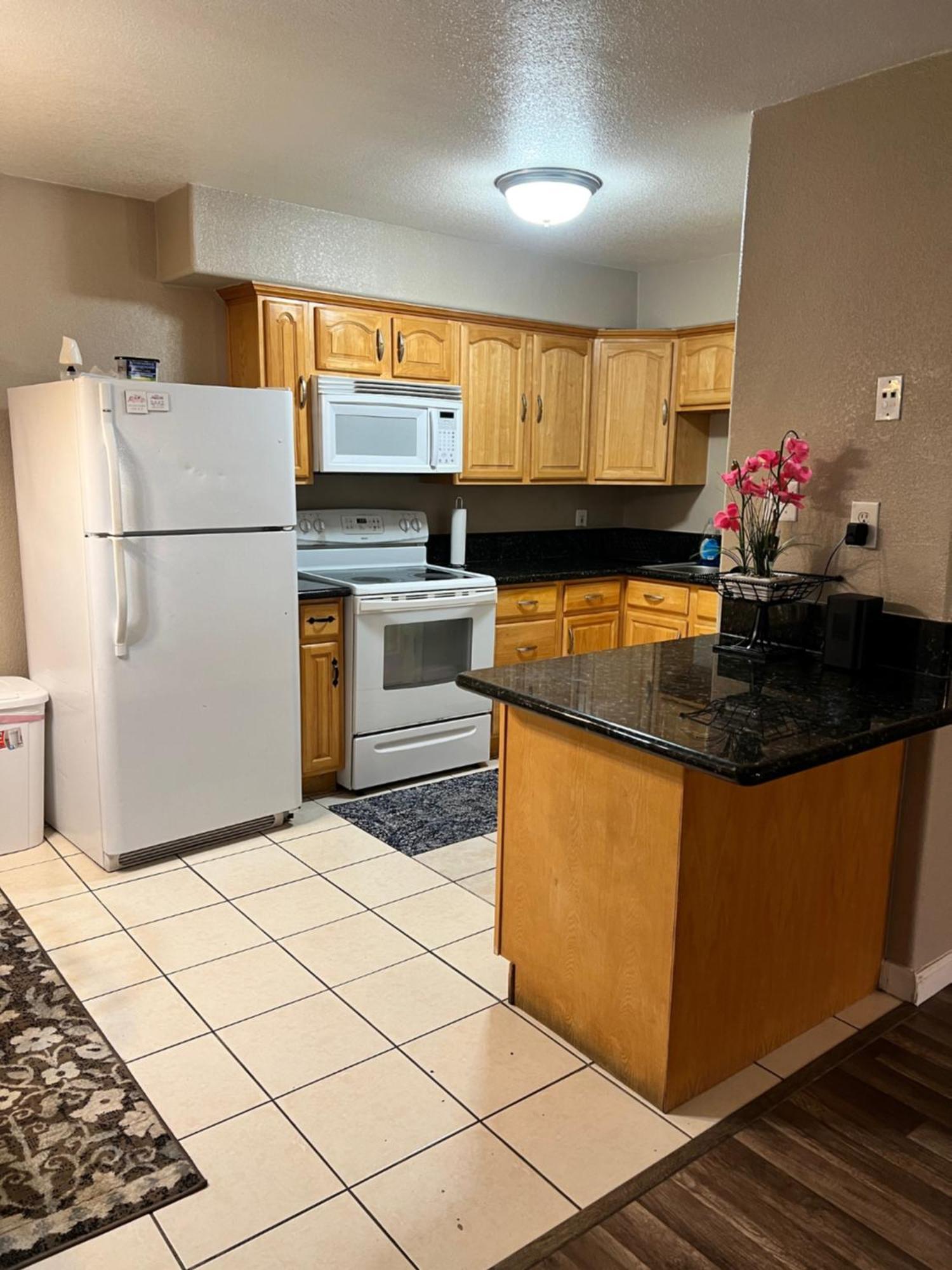 Quiet 1Bed,1Bath Condo With Free Parking Фресно Экстерьер фото